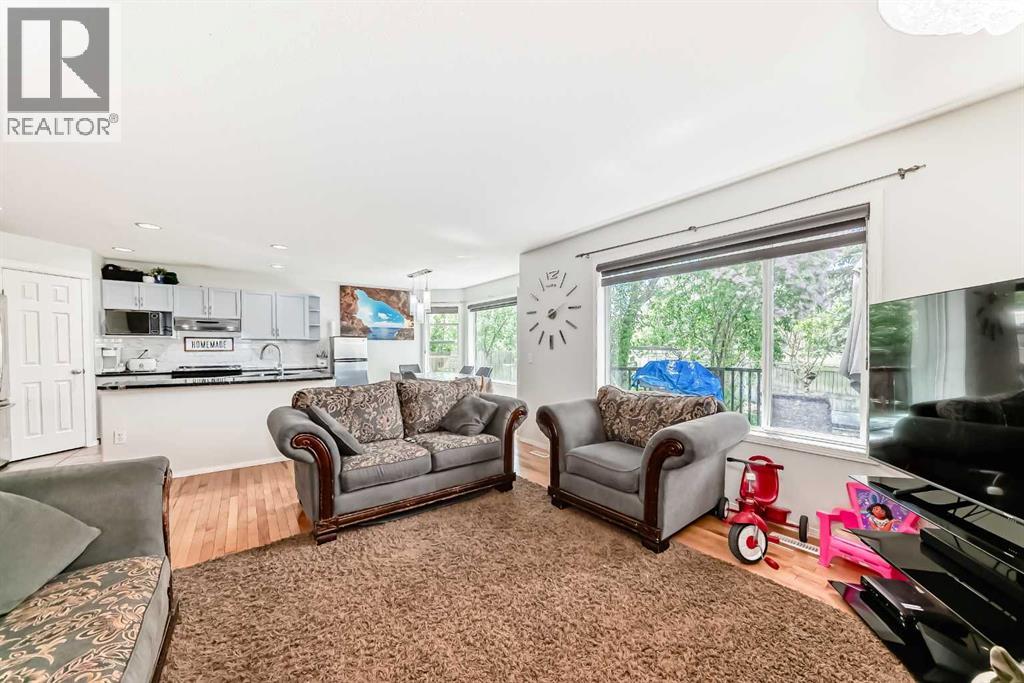 Single Family House for Sale in  Shawbrooke Park SW Shawnessy Calgary 