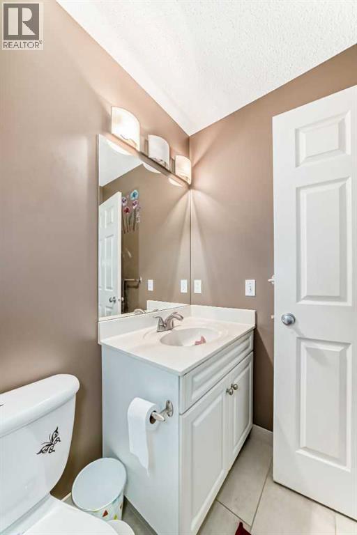 Single Family House for Sale in  Shawbrooke Park SW Shawnessy Calgary 