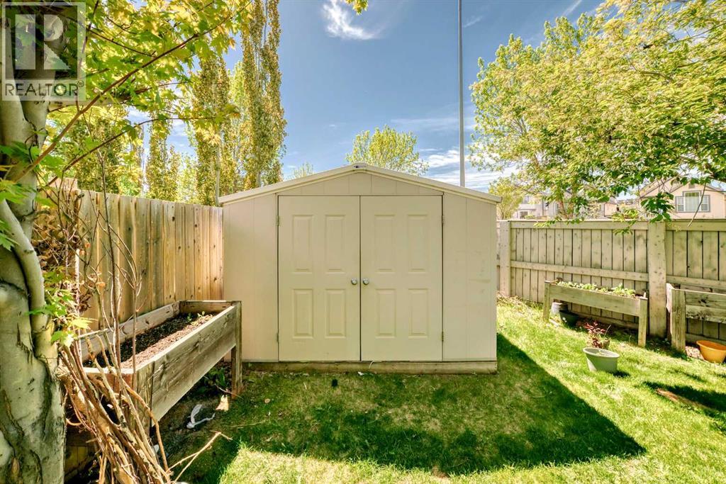 Single Family House for Sale in  Shawbrooke Park SW Shawnessy Calgary 