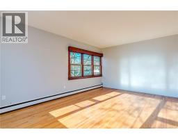 387 Fundy, photo 13