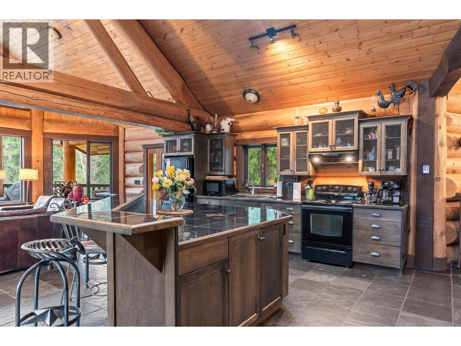  1703 Hillier Road, Sicamous