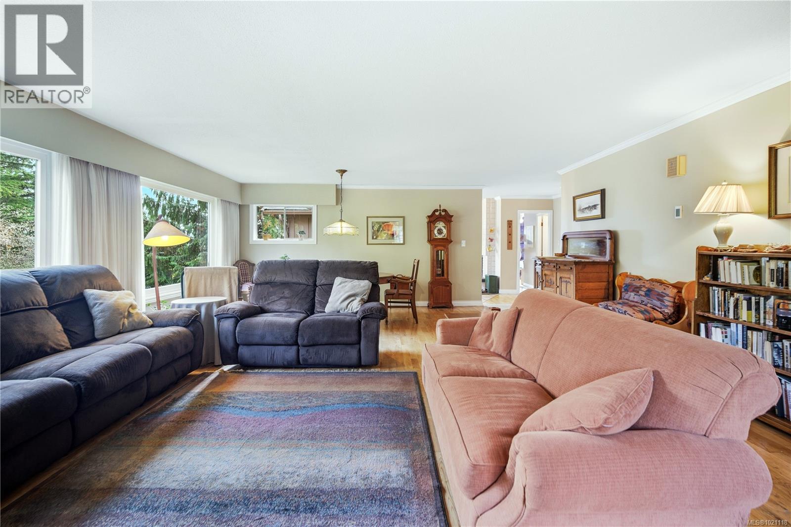  833 Alvarado Terrace, Saanich