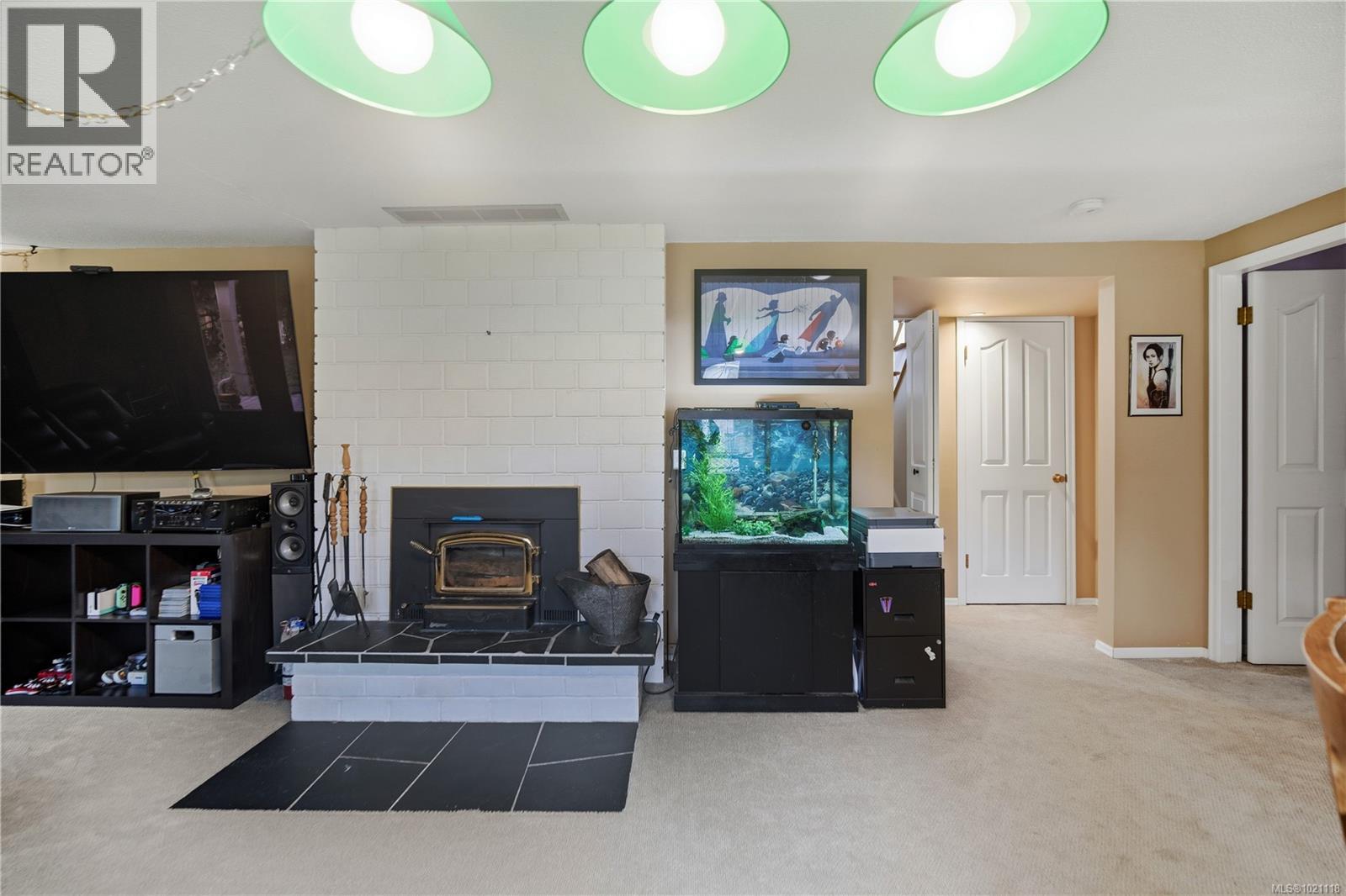  833 Alvarado Terrace, Saanich