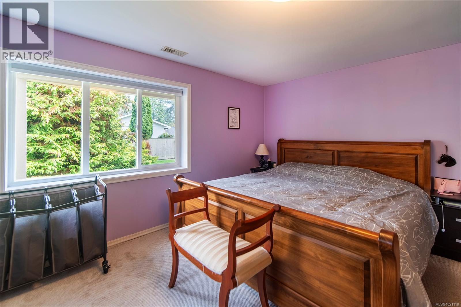  833 Alvarado Terrace, Saanich