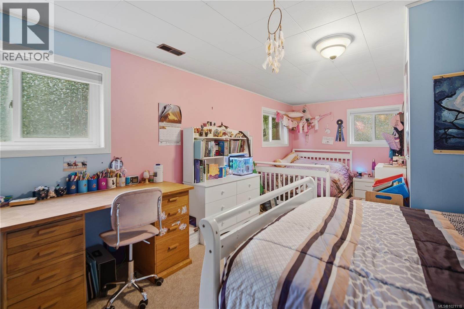  833 Alvarado Terrace, Saanich