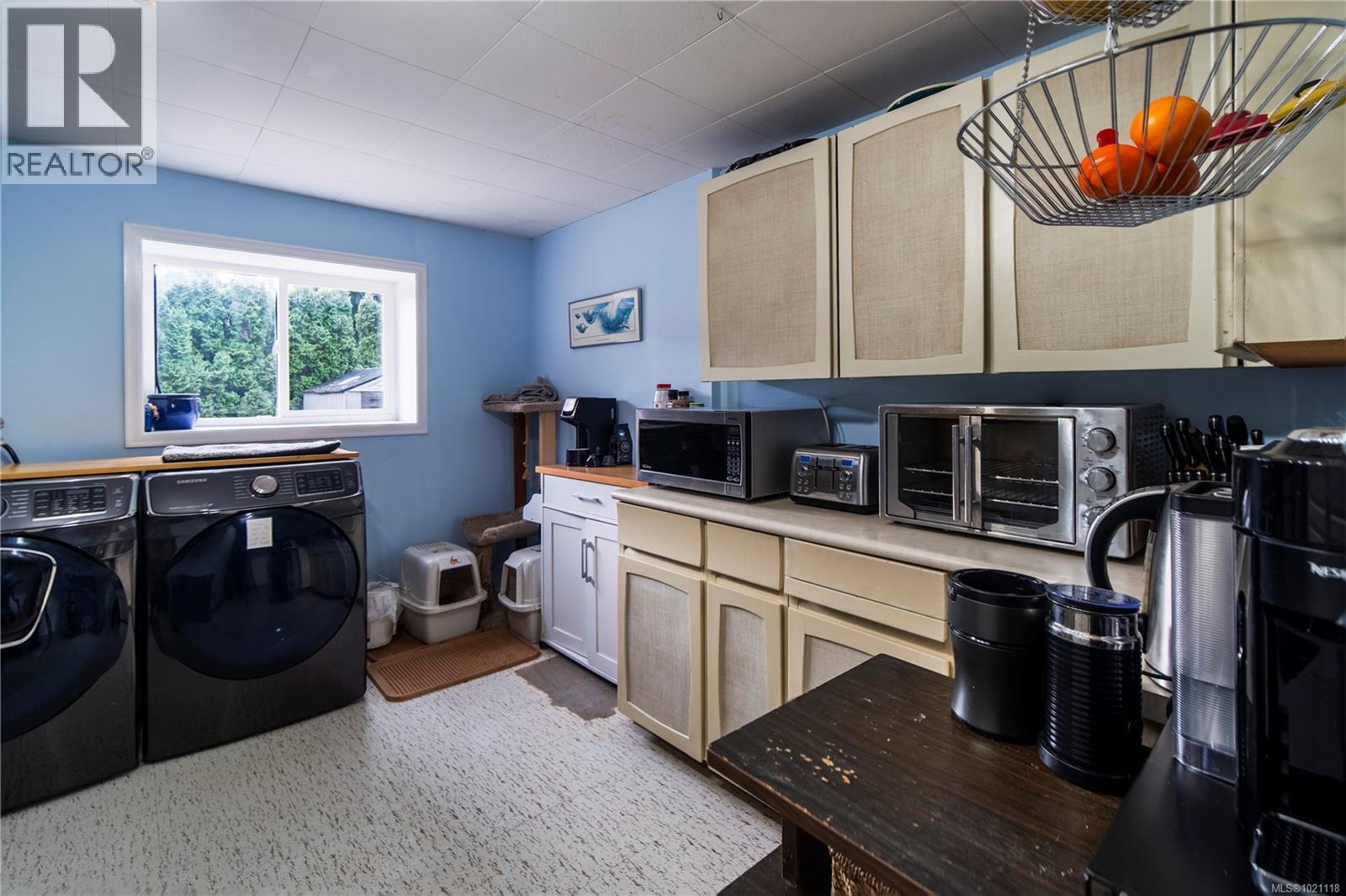  833 Alvarado Terrace, Saanich