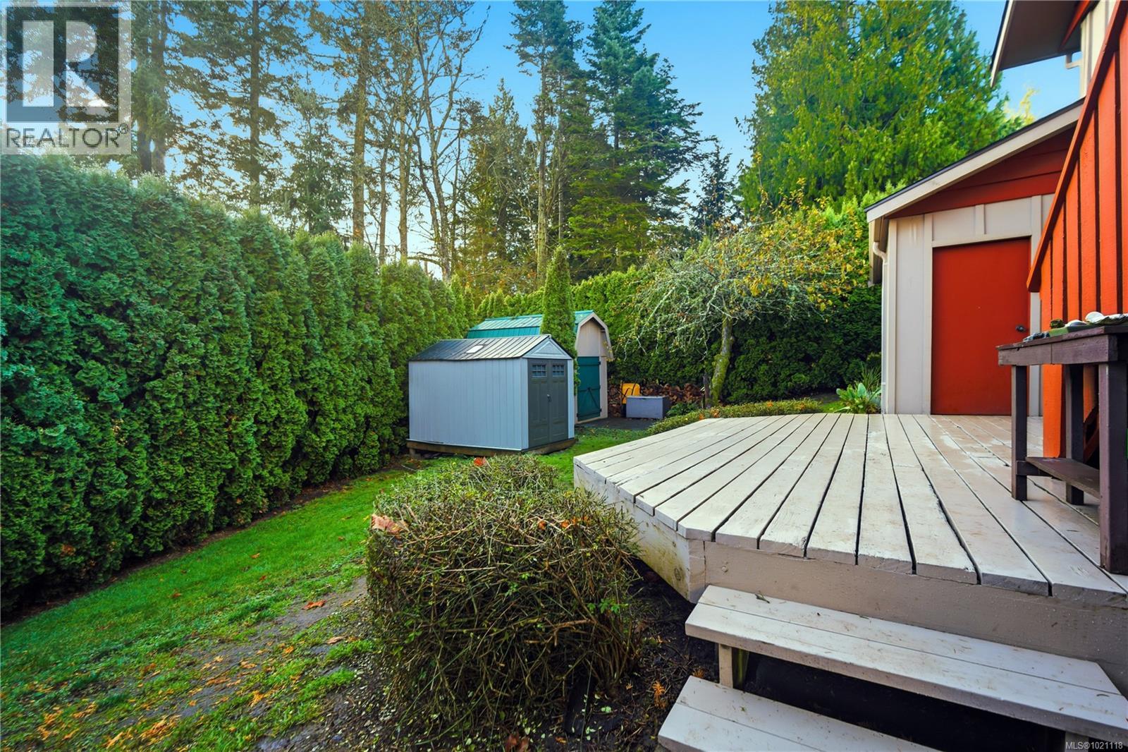  833 Alvarado Terrace, Saanich