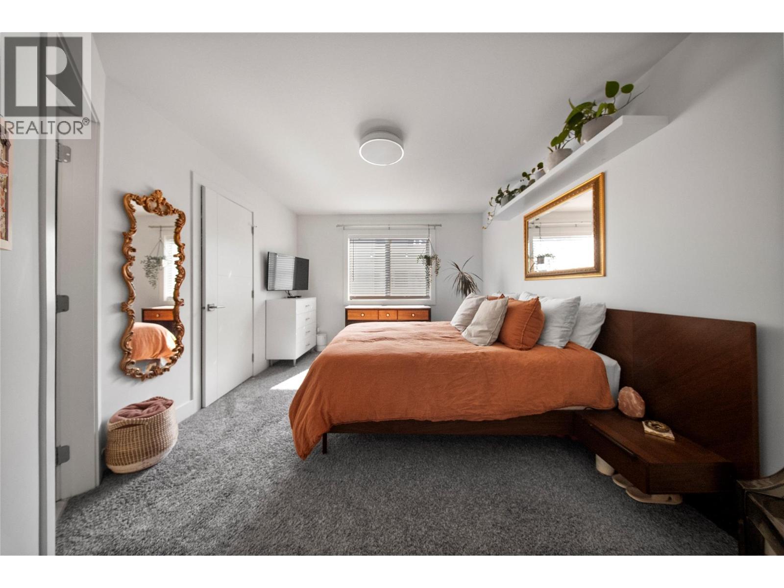  727 Cadder Avenue, Kelowna