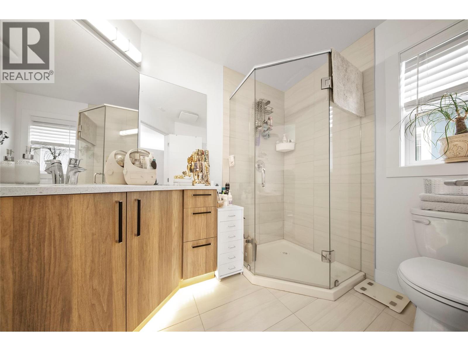  727 Cadder Avenue, Kelowna