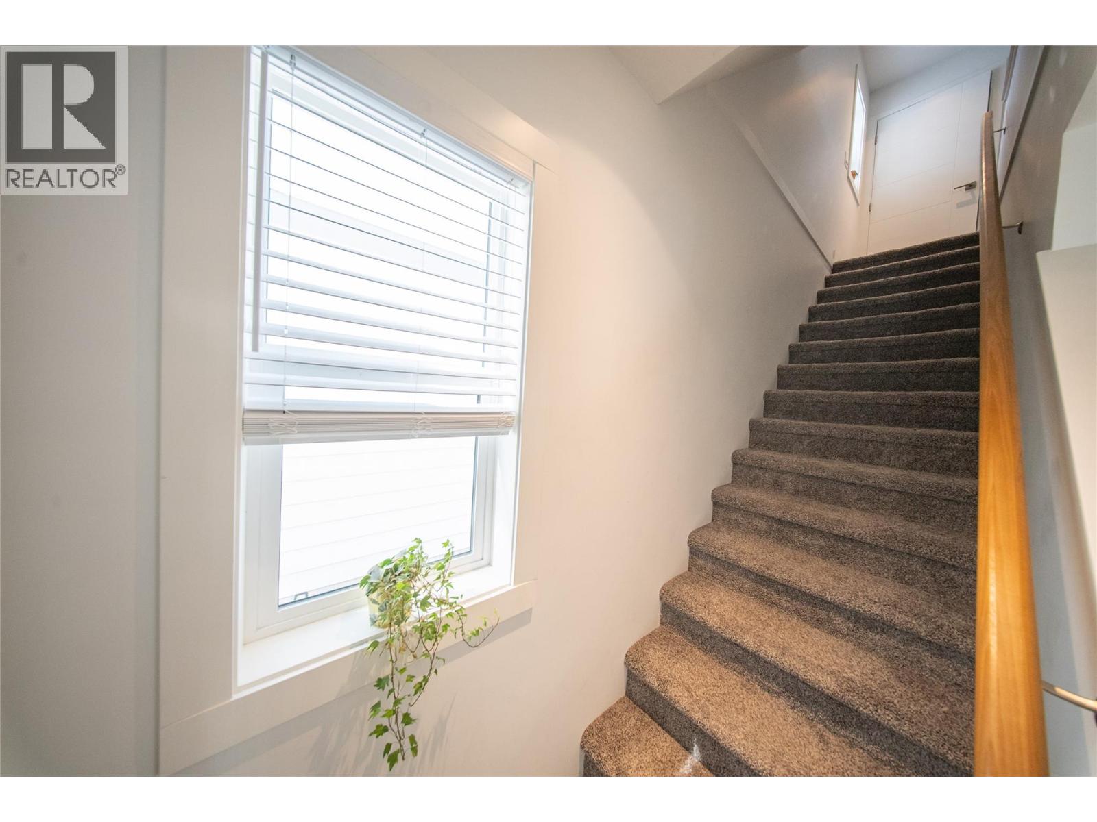  727 Cadder Avenue, Kelowna