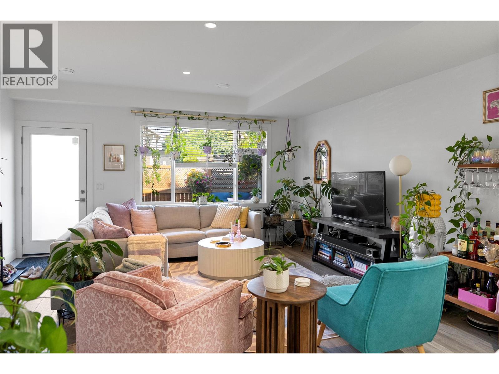  727 Cadder Avenue, Kelowna