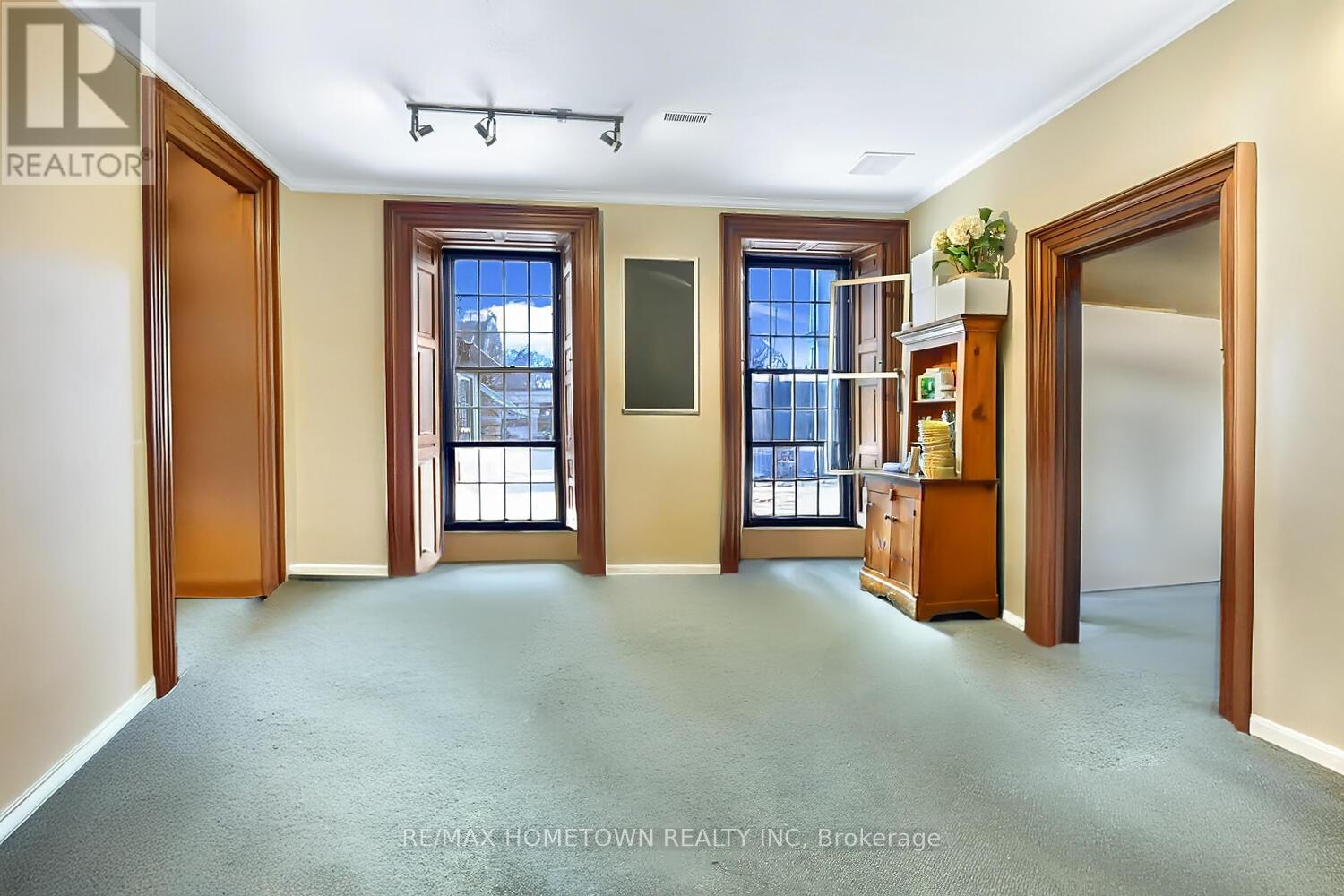64 KING STREET E - 18