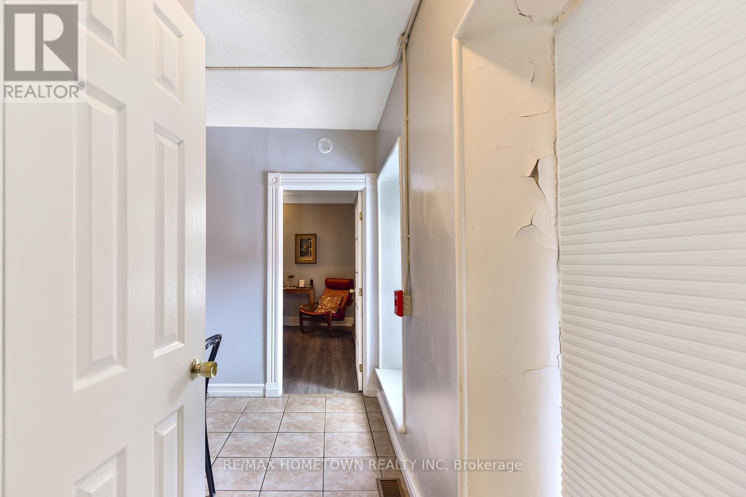 64 KING STREET E - 21
