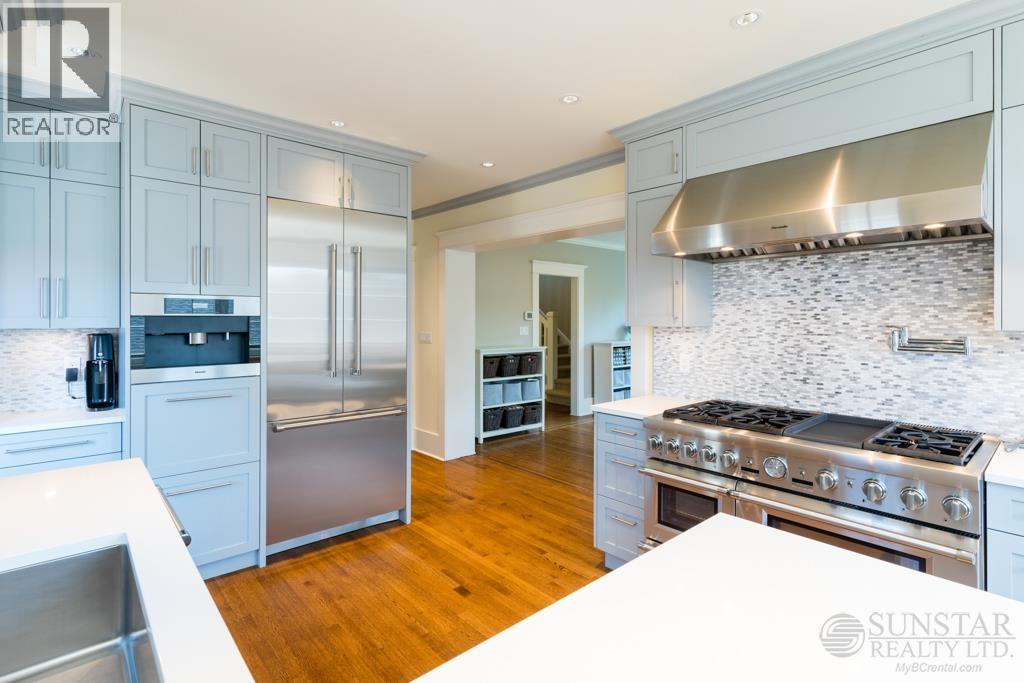 2500 W 37TH AVENUE, Vancouver