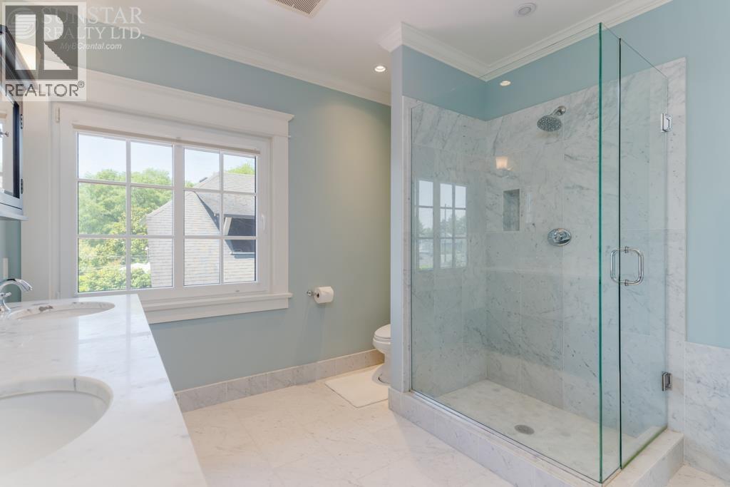 2500 W 37TH AVENUE, Vancouver