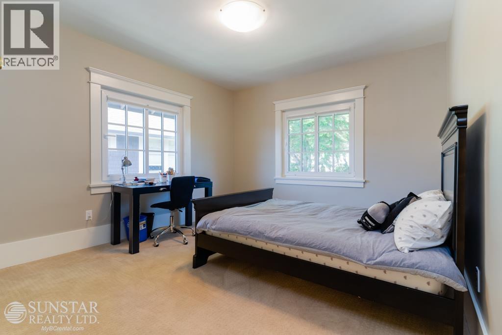 2500 W 37TH AVENUE, Vancouver