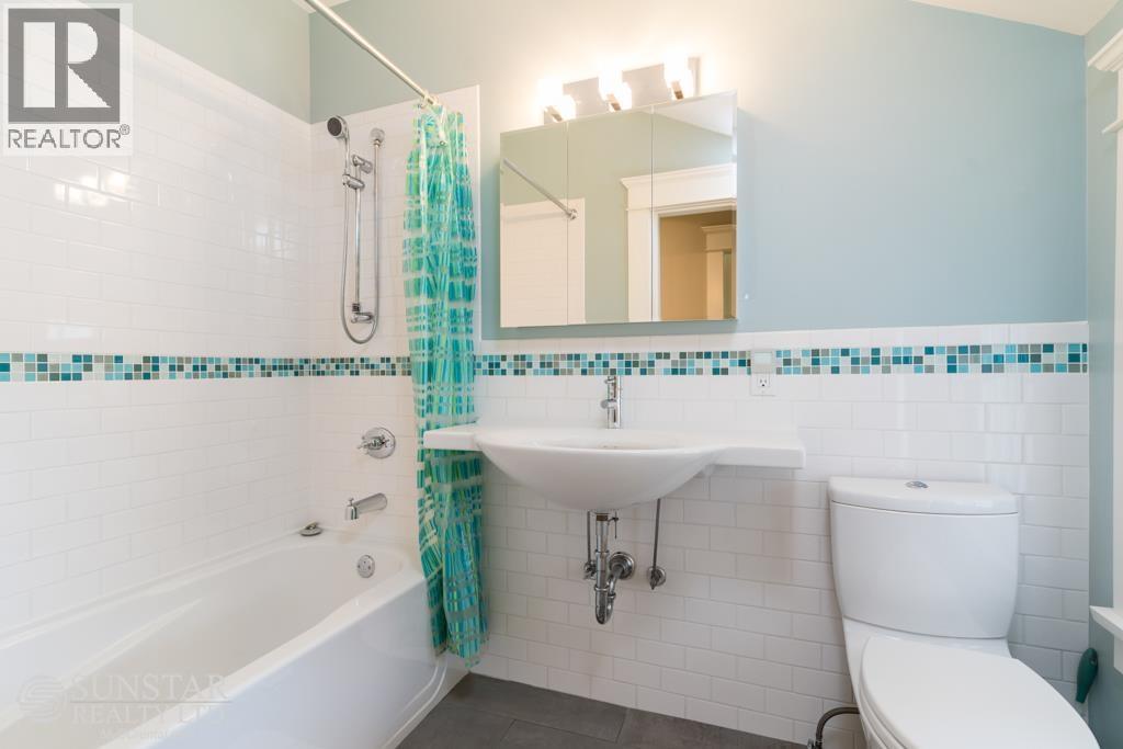 2500 W 37TH AVENUE, Vancouver