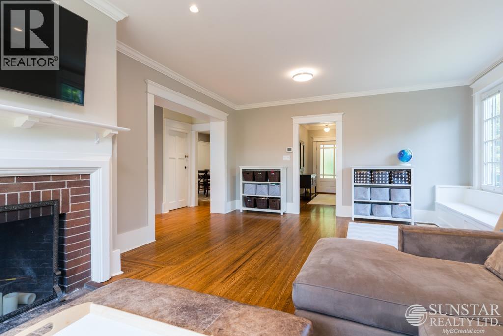 2500 W 37TH AVENUE, Vancouver