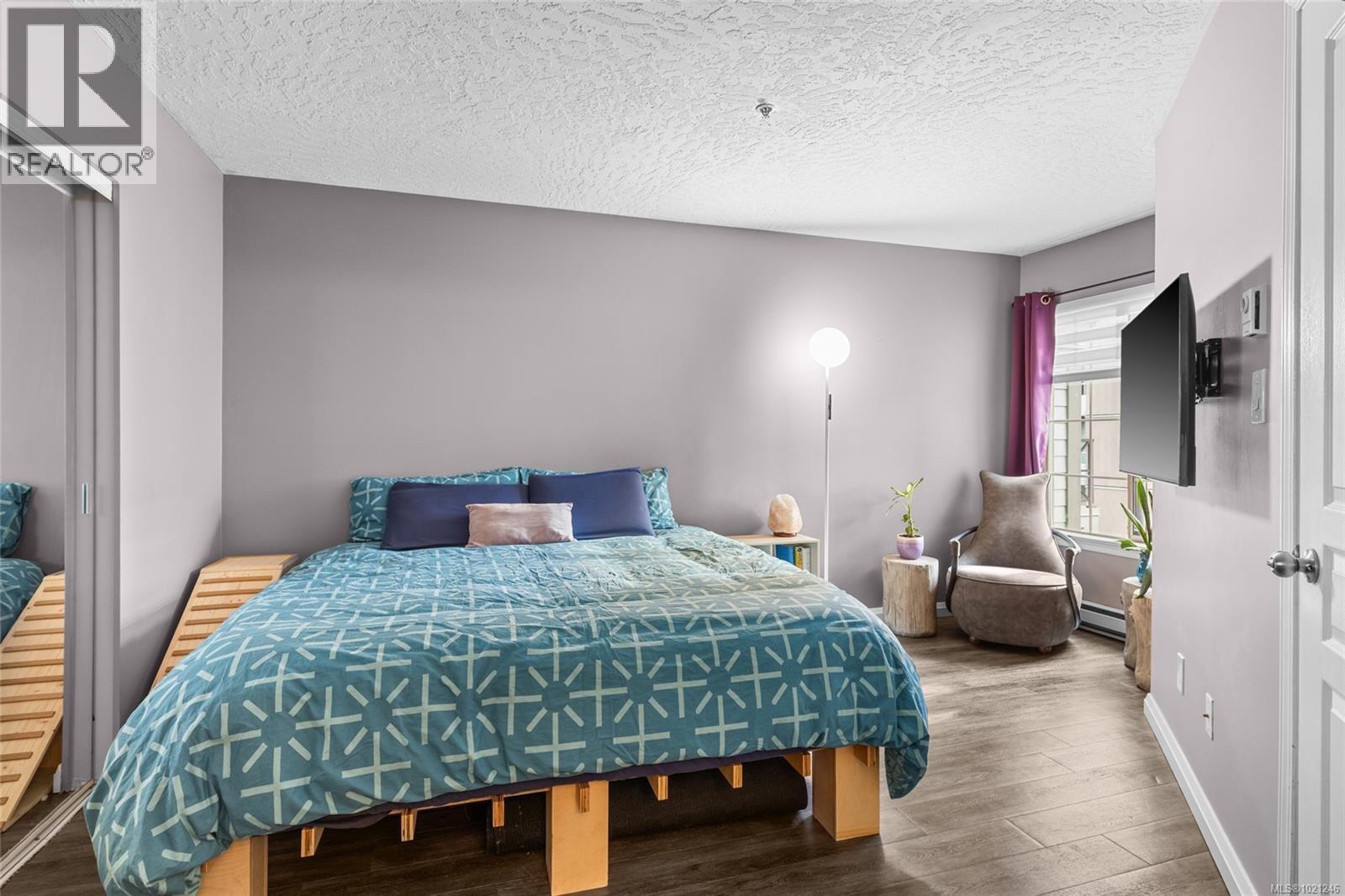 404 935 Johnson Street, Victoria