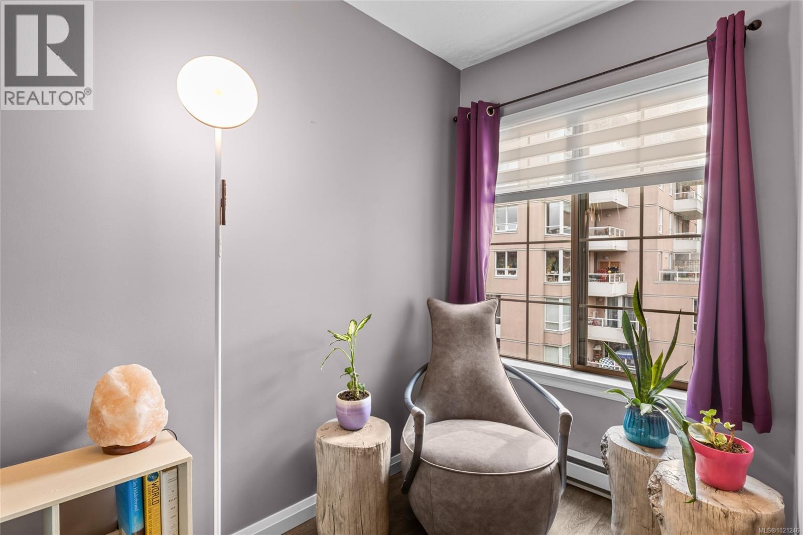 404 935 Johnson Street, Victoria