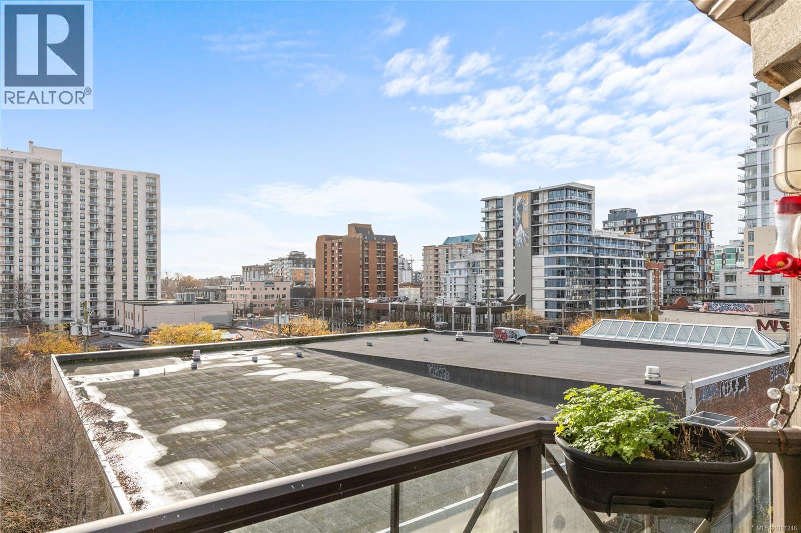 404 935 Johnson Street, Victoria