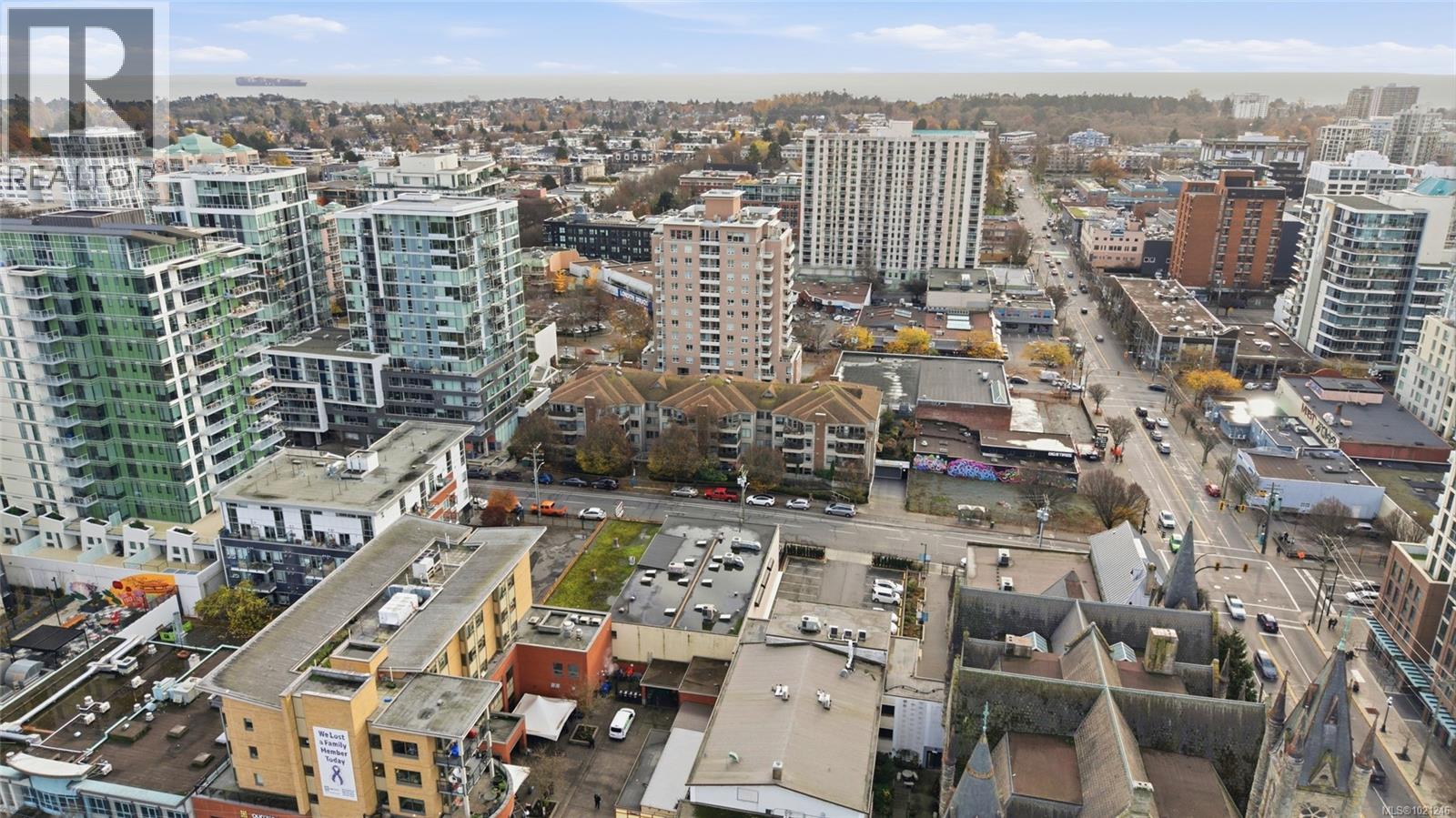 404 935 Johnson Street, Victoria