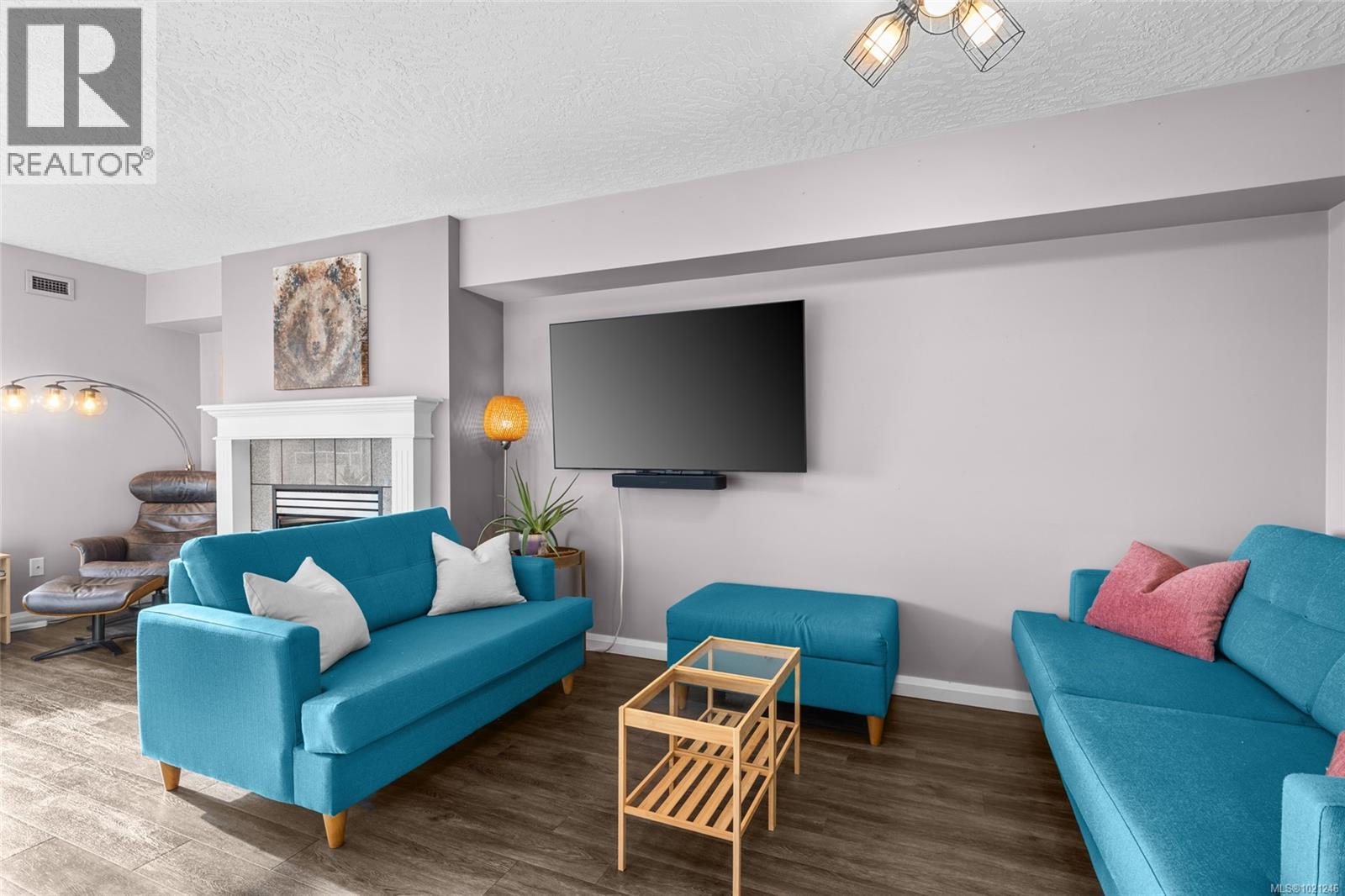 404 935 Johnson Street, Victoria