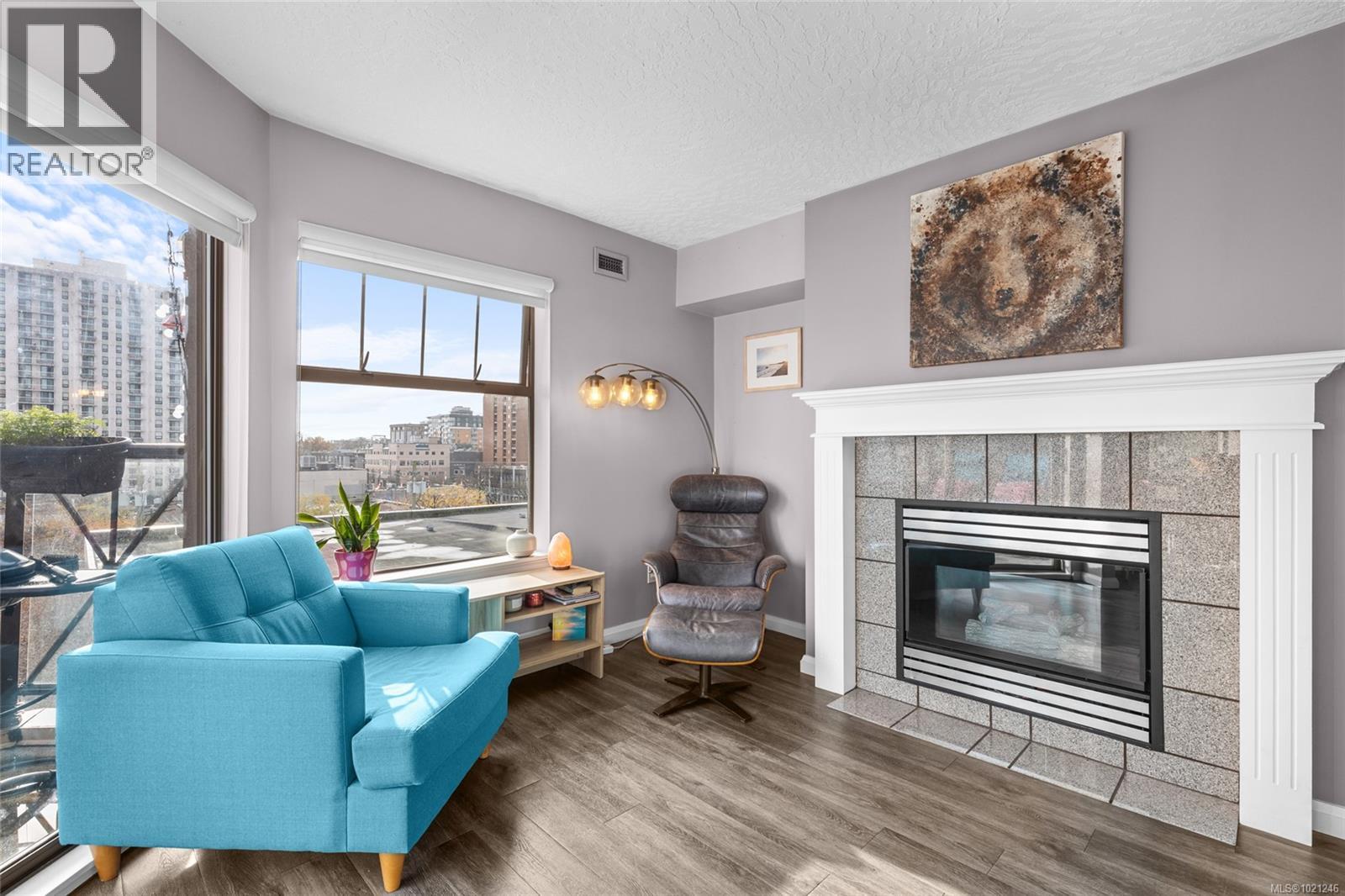 404 935 Johnson Street, Victoria