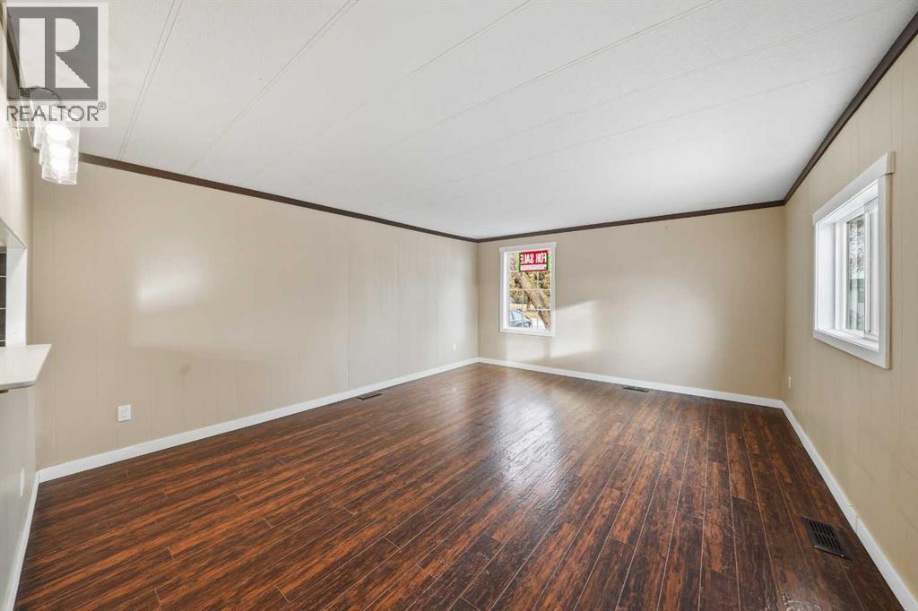 18 Parkland Acres, Lacombe