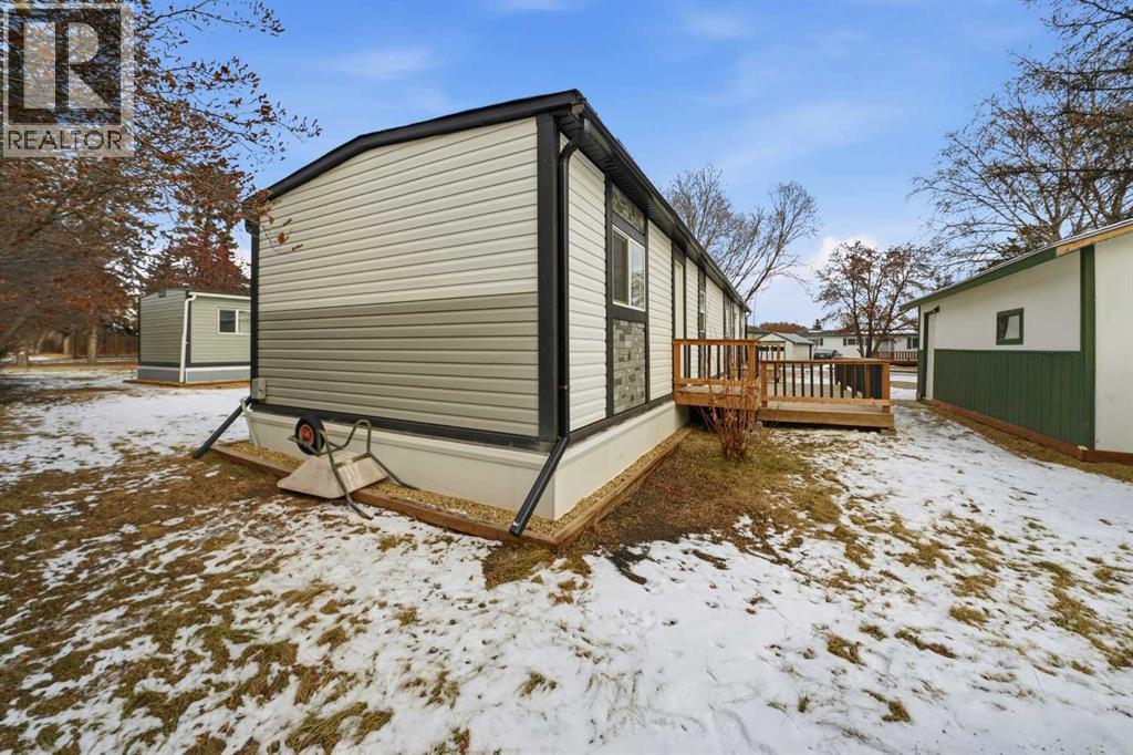 18 Parkland Acres, Lacombe