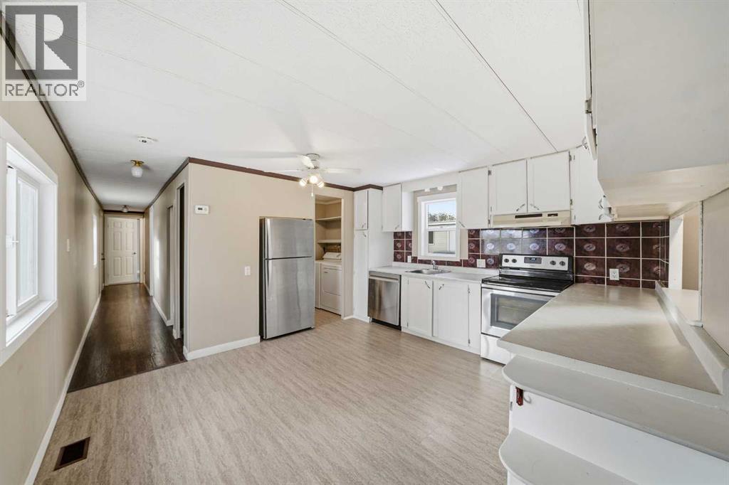 18 Parkland Acres, Lacombe