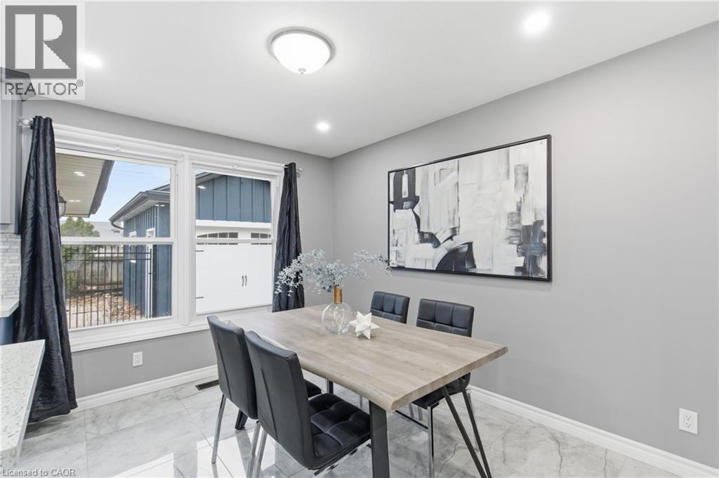 22 COLONIAL STREET - 12