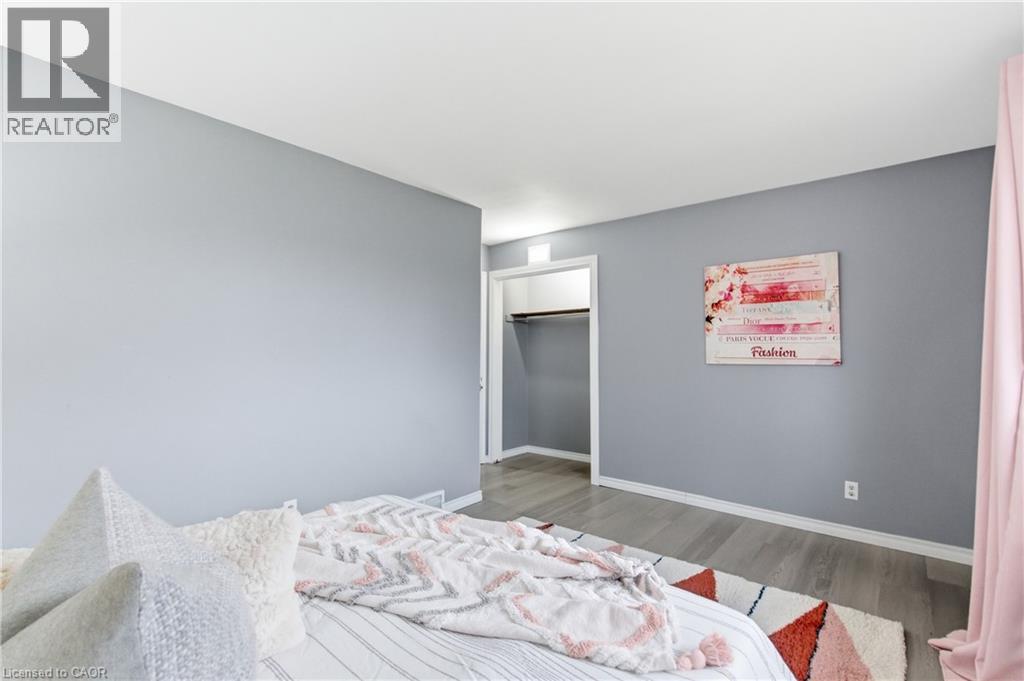 22 COLONIAL STREET - 17