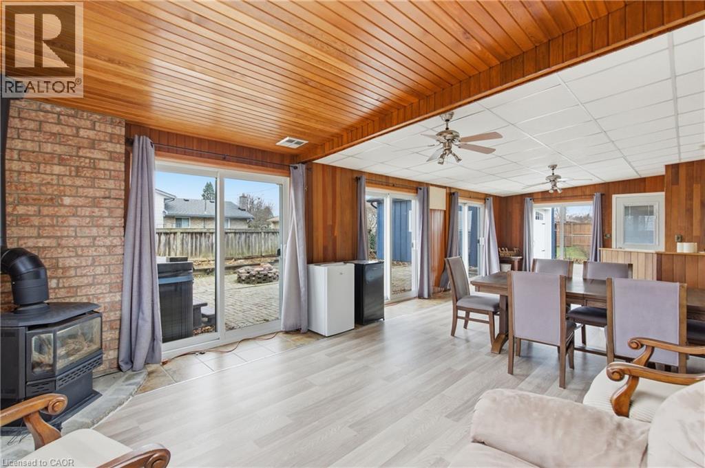 22 COLONIAL STREET - 22
