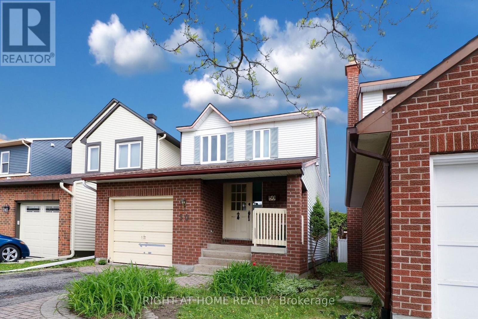50 FIRESIDE CRESCENT - 1