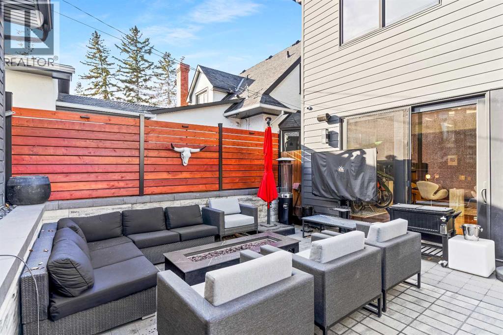 Single Family House for Sale in  Elbow Drive SW Elboya Calgary 