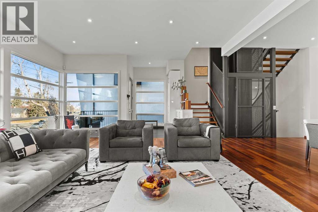 Single Family House for Sale in  Elbow Drive SW Elboya Calgary 