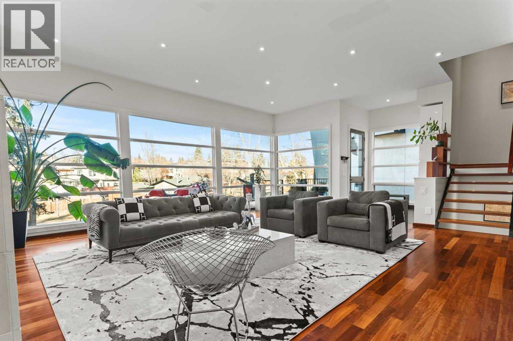 Single Family House for Sale in  Elbow Drive SW Elboya Calgary 