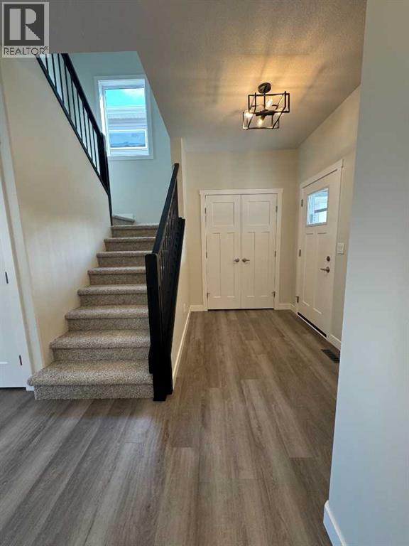 Single Family House for Sale in  Emmett Crescent Evergreen Red Deer 