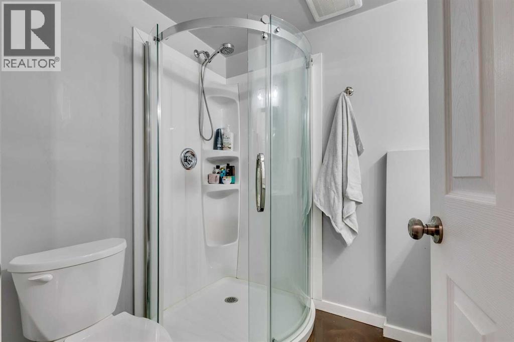 Single Family House for Sale in  Everglen Way SW Evergreen Calgary 