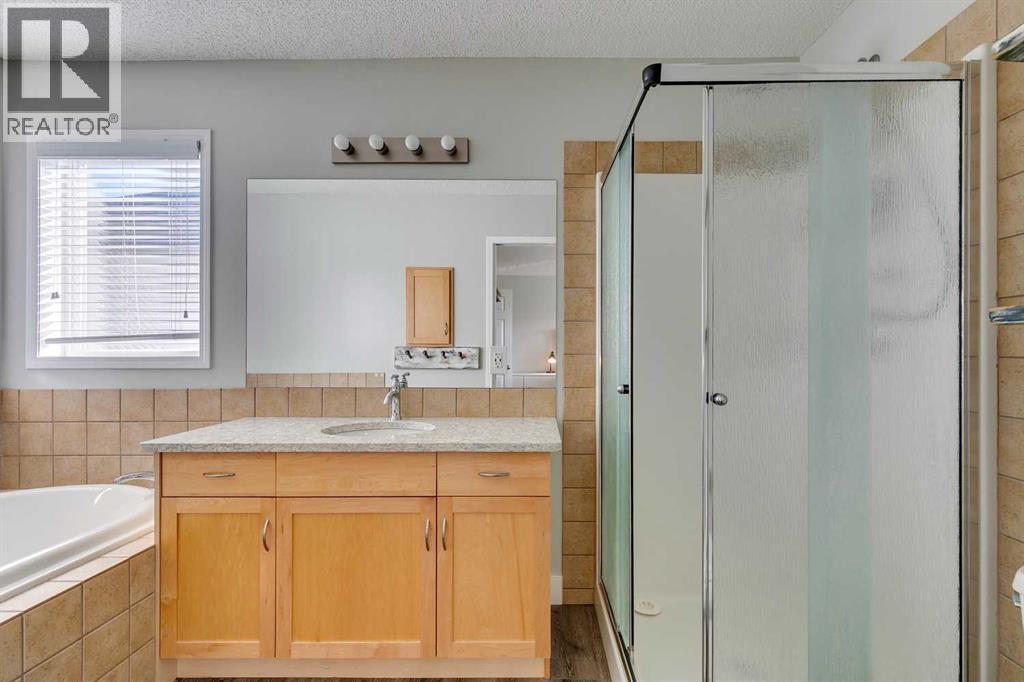 Single Family House for Sale in  Everglen Way SW Evergreen Calgary 