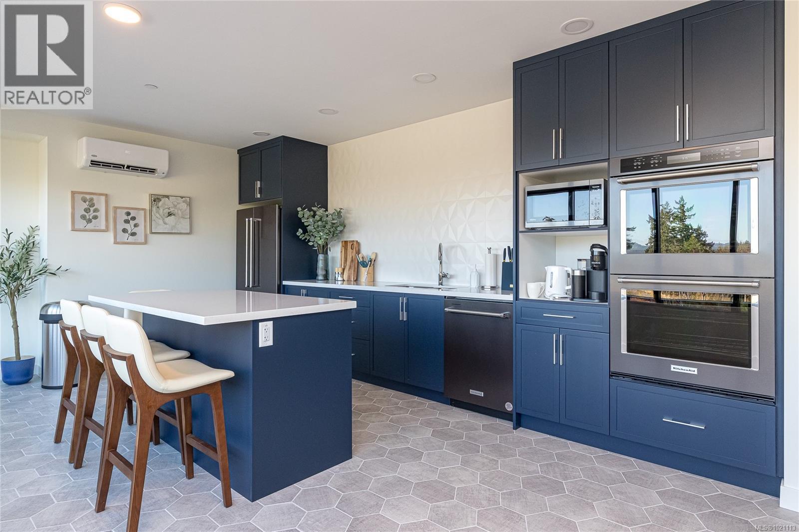 209 2390 City Gate Boulevard, Langford