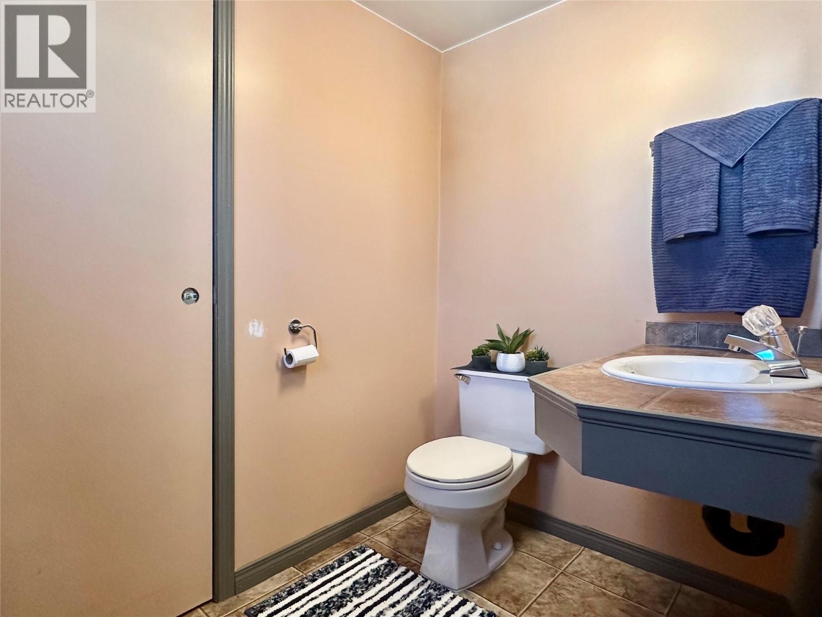 6778 Tucelnuit Drive Unit# 26, Oliver