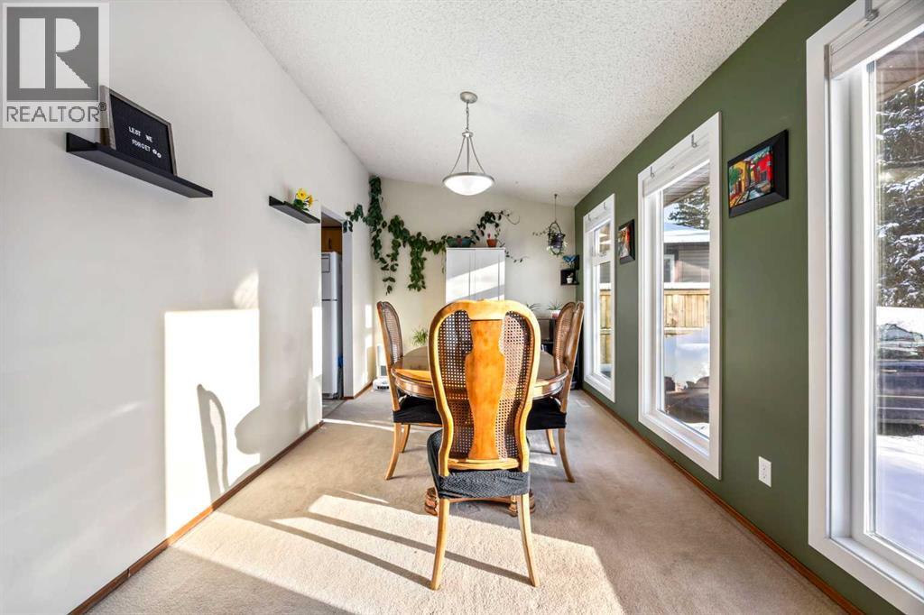 Single Family House 4 Level for Sale in  Bedford Circle NE Beddington Heights Calgary 