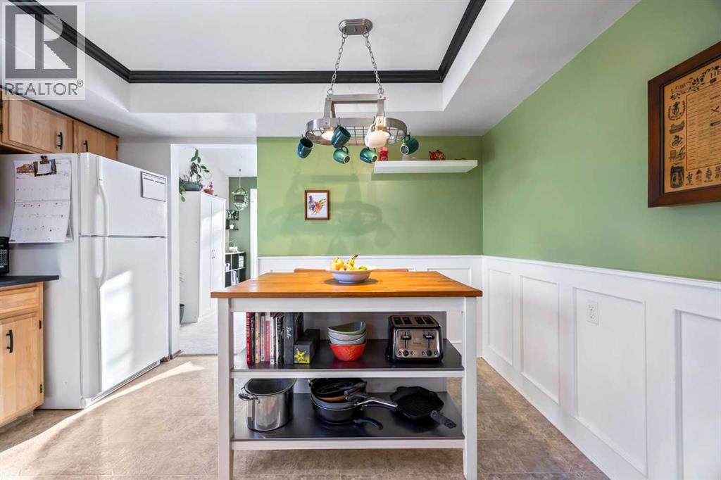 Single Family House 4 Level for Sale in  Bedford Circle NE Beddington Heights Calgary 