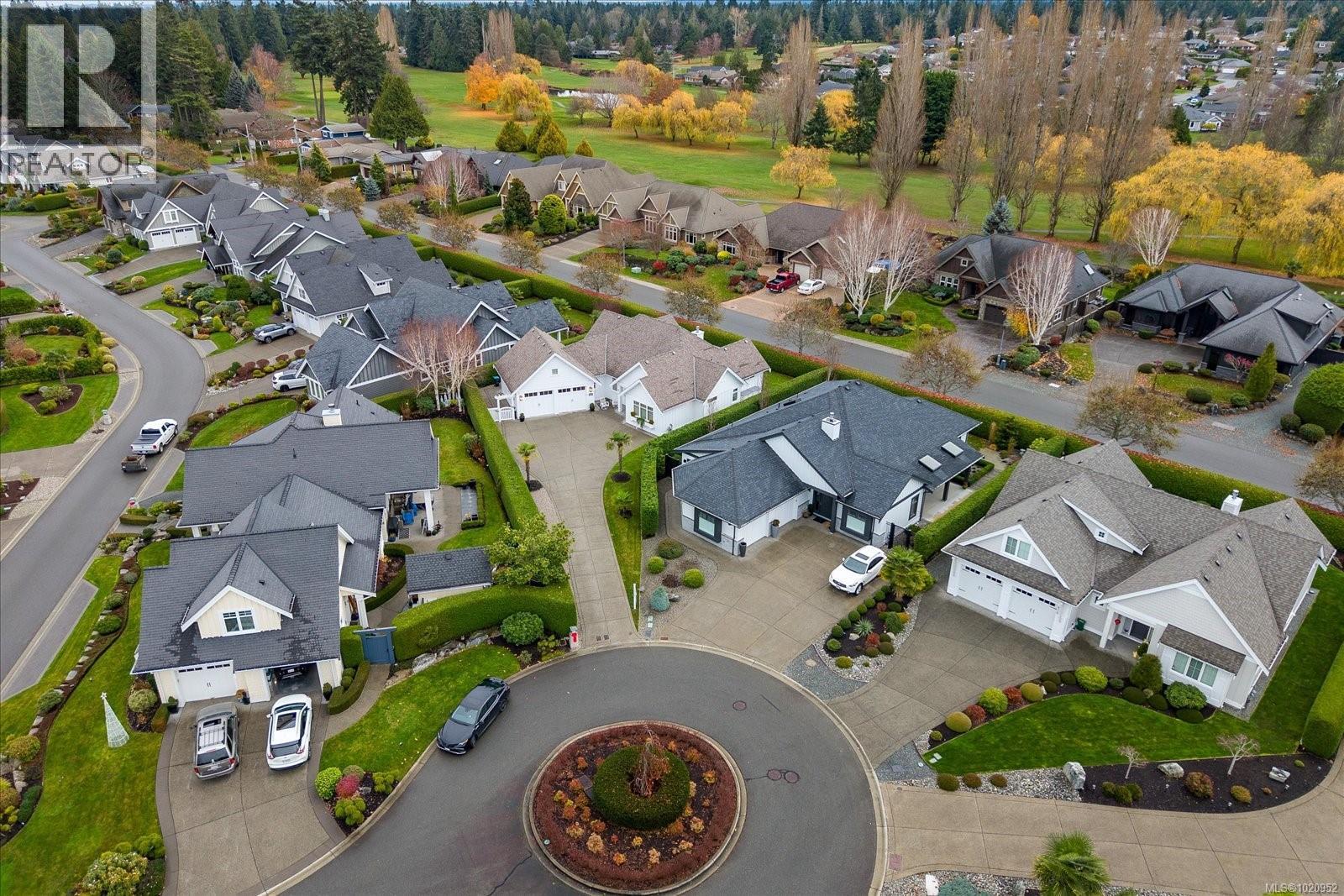 834 Bluffs Dr, Qualicum Beach