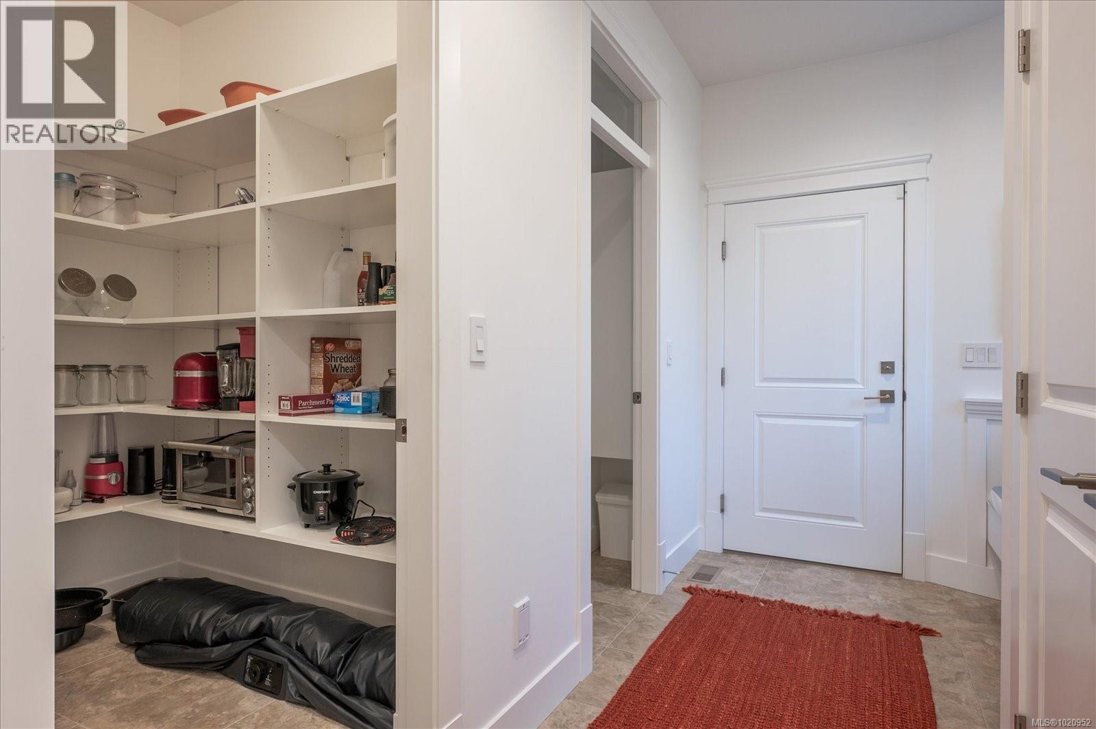 834 Bluffs Dr, Qualicum Beach