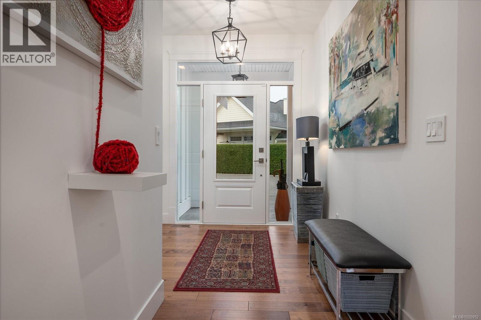 834 Bluffs Dr, Qualicum Beach