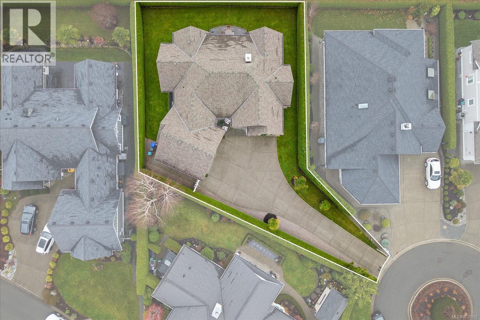 834 Bluffs Dr, Qualicum Beach