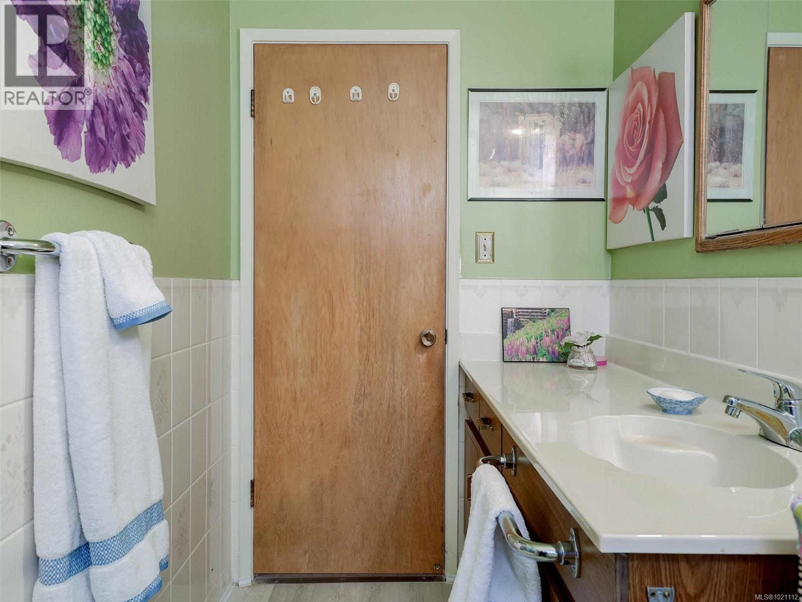  4231 Interurban Road, Saanich